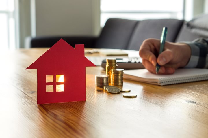 Handling Home Down-Valuation When Selling in the UK