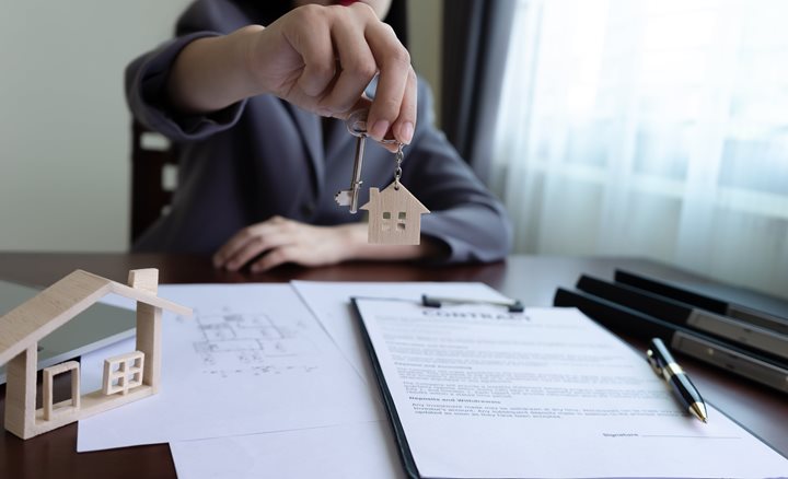 10 Essential Steps from Exchange to Completion in the Conveyancing Process